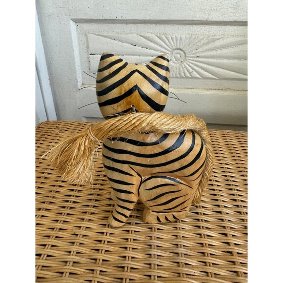 Vintage 90's Folk Art Wood Cat Yellow Black Stripes Jute Rope Tail - Picture 2 of 10